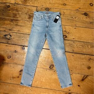 NWT Rocket Crop Midrise Skinny